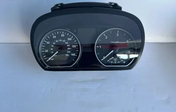 BMW 1 E81 E87 Speedometer (instrument cluster) 9166822 1024982 916682201