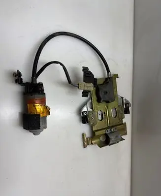 BMW 5 E34 Seat adjustment motor 1379411 0130002400 521013794119