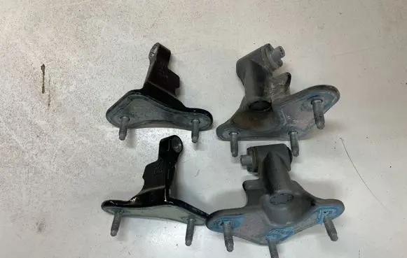 Mercedes-Benz GL X166 Rear door hinge set A046572