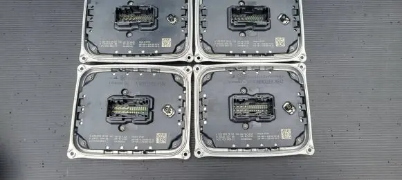 Mercedes-Benz C W206 Voltage converter/converter module 