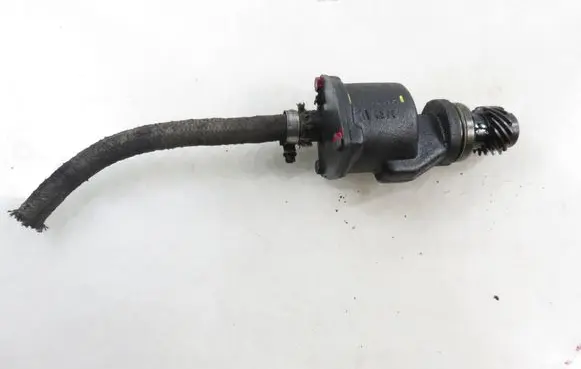 Audi 80 90 S2 B4 Vacuum pump 028207A