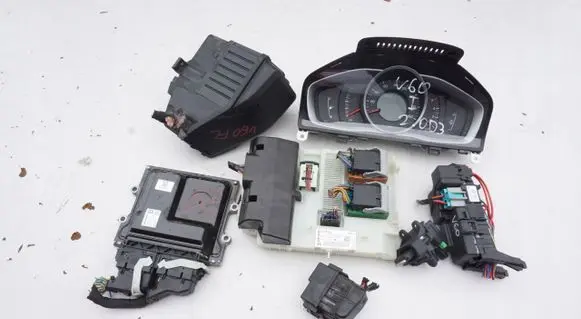 Engine ECU kit and lock set