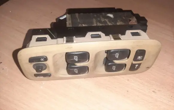 Volvo V70 Electric window control switch 30739980