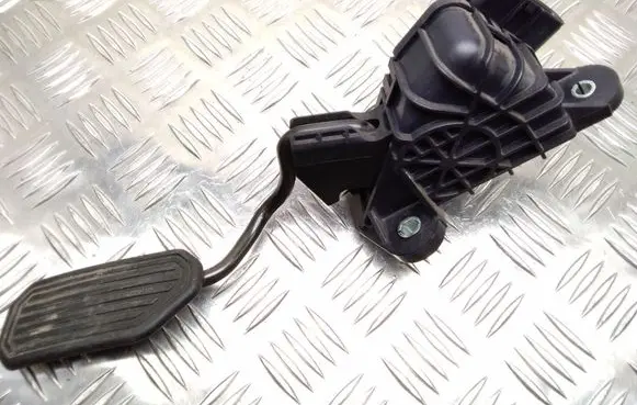 Toyota Prius (XW20) Accelerator pedal position sensor 7812047040 1988003120