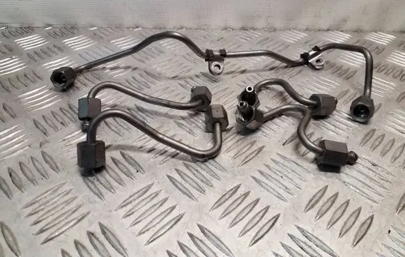 Jeep Patriot Fuel injector supply line/pipe 