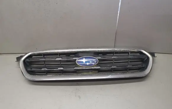 Subaru Legacy Front bumper upper radiator grill