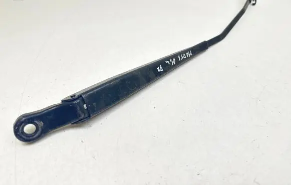 Renault Modus Front wiper blade arm 8200212749B