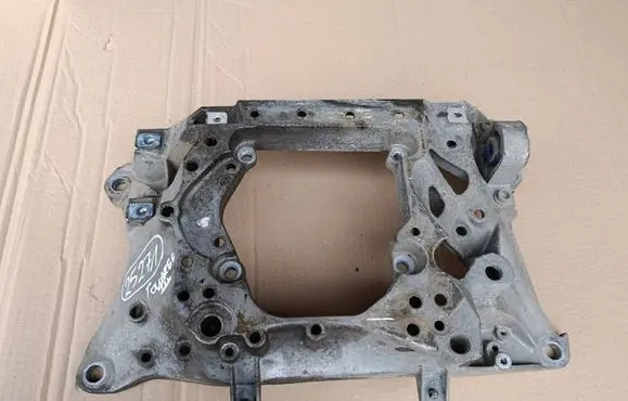 Volkswagen Touareg III Gearbox mounting bracket 4M0399263P