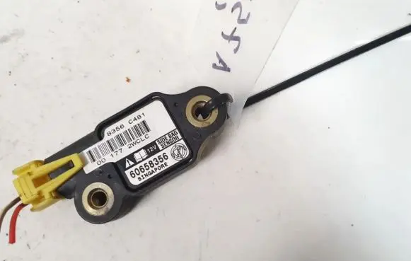 Alfa Romeo 156 Airbag deployment crash/impact sensor 60658356 8356c481