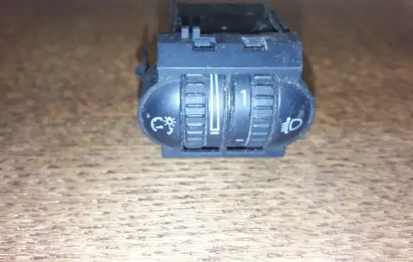 Volkswagen Golf V Headlight level height control switch 1K0941333