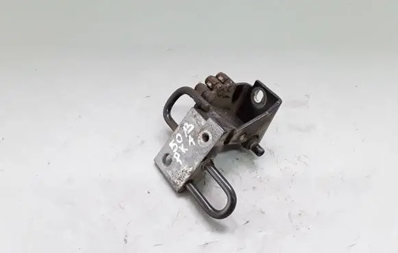 Audi A8 S8 D3 4E Front door lower hinge 4E0831411A