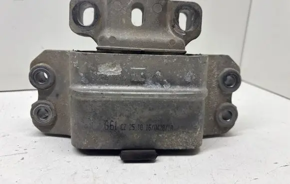 Volkswagen Golf V Engine mount bracket 1K0199555