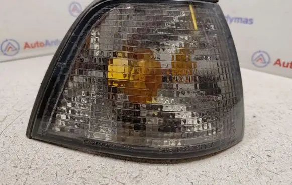 BMW 3 E36 Front indicator light BM011U00DR 82199403096