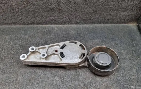 Audi A6 S6 C6 4F Generator/alternator belt tensioner 06B903133A 06B903133E