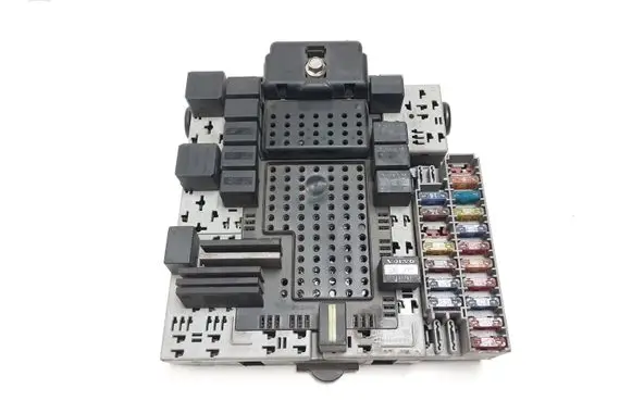 Volvo XC90 Fuse module 08696040