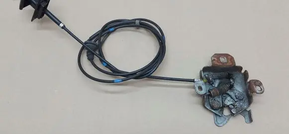 Engine bonnet/hood lock release cable