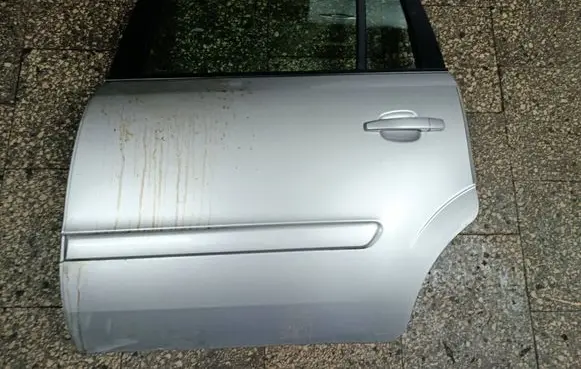 Opel Zafira B Rear door