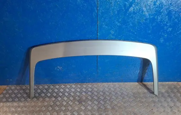 Volkswagen PASSAT B3 Tailgate/trunk spoiler 357827933B