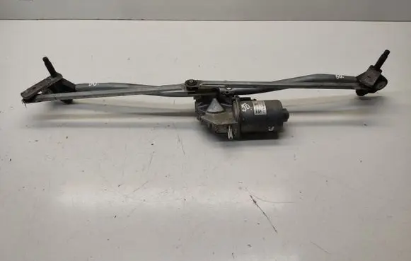 Mini Cooper Countryman R60 Front wiper linkage and motor 9804399 W19351