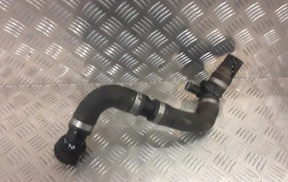 Volvo XC70 Engine coolant pipe/hose