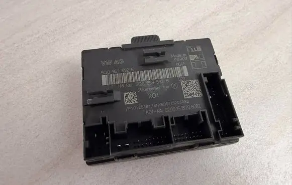 Volkswagen Touran III Door control unit/module 5Q0959592E