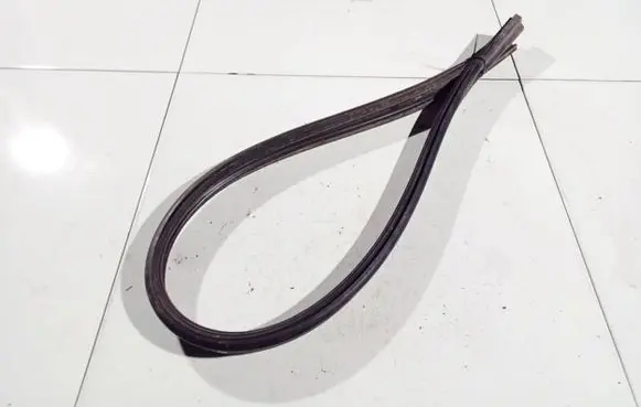 Volvo XC90 Rubber seal front coupe door 
