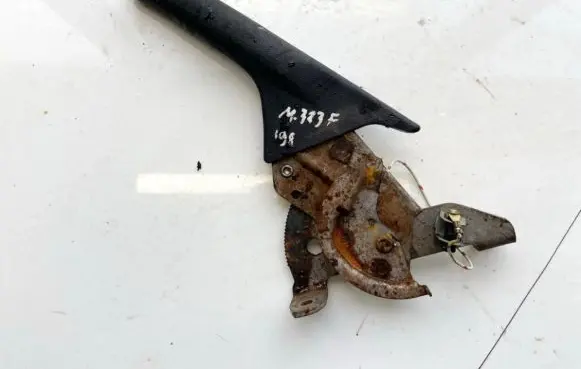 Mazda 323 F Handbrake/parking brake lever assembly