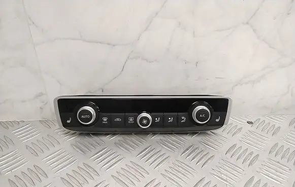 Audi A3 S3 8V Air conditioner control unit module 8V0820043G