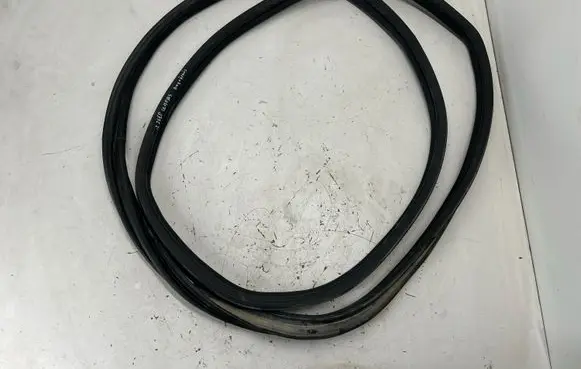 Jeep Compass Trunk rubber seal (body) 68339985AA
