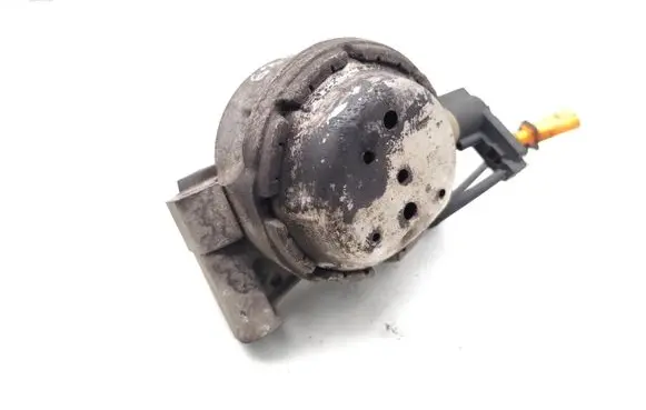 Audi A6 C7 Engine mount bracket 