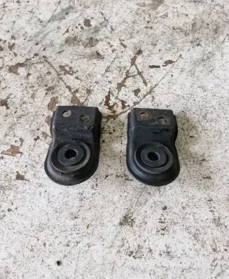 Volvo S40, V40 Radiator mount bracket