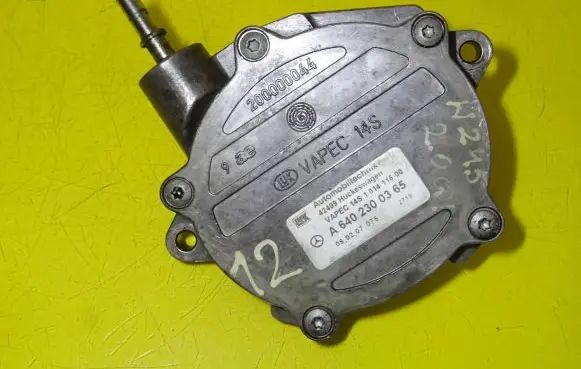 Mercedes-Benz B W245 Vacuum pump A6402300365 200000044