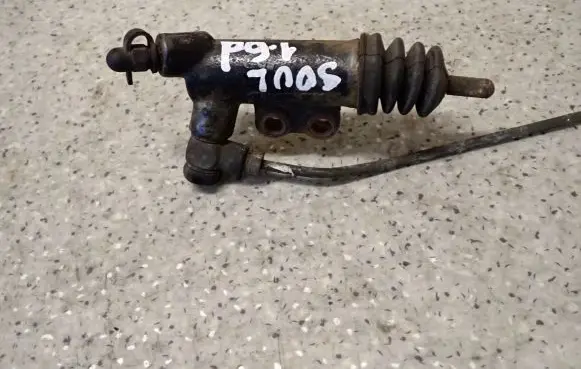 Clutch slave cylinder