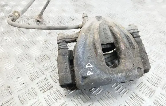 Toyota Corolla Verso E121 Front brake caliper 