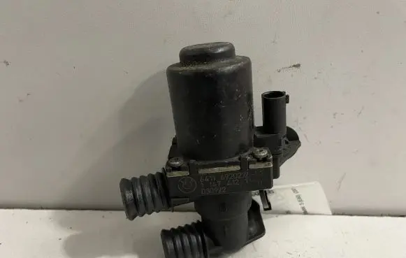 BMW 5 E60 E61 Coolant heater control valve 6920226