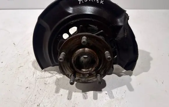 Toyota Auris E180 Front wheel hub