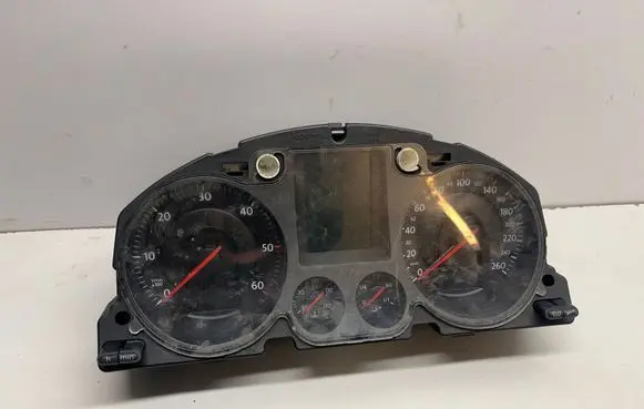 Volkswagen PASSAT B6 Speedometer (instrument cluster) 3C0920871E V0002000