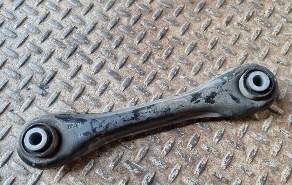 Volvo V40 Rear control arm