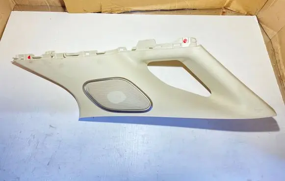 Lexus RX 450H (D)pillar trim (top) 6247048150 62470481301