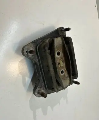 Audi A6 S6 C6 4F Engine mounting bracket AC47100