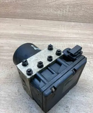 Volkswagen Golf IV ABS Pump 1J0907379G 1J0614117C