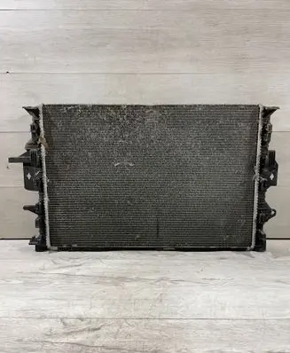 Volvo V40 Coolant radiator 31319064