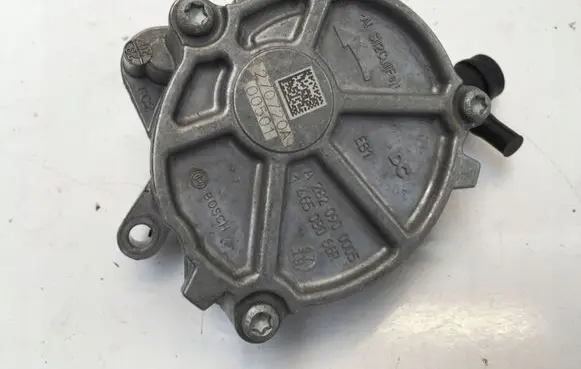 Mercedes-Benz GLA H247 Vacuum pump A2820900005