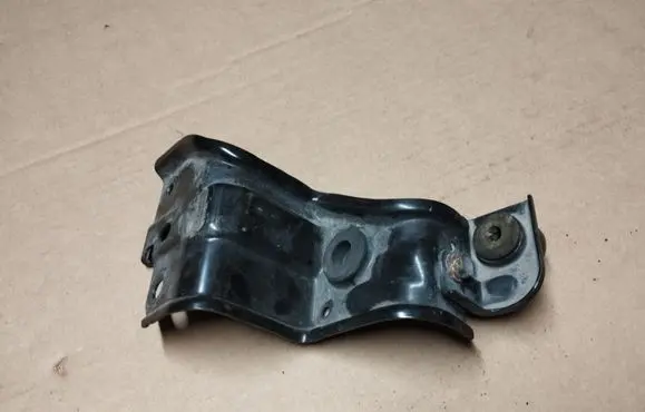Honda CR-V Radiator support slam panel bracket 