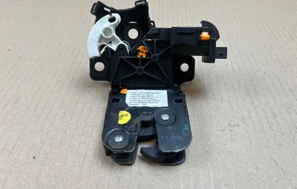 Audi A6 S6 C6 4F Tailgate/trunk/boot lock/catch/latch 8P4827505A