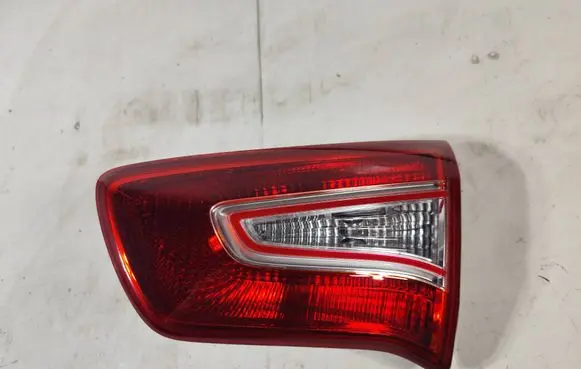 Tailgate rear/tail lights