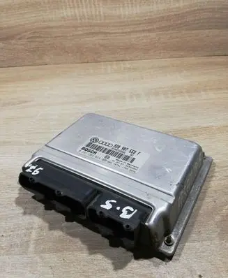 Volkswagen PASSAT B5 Engine control unit/module ECU 8D0907558F 0261204614