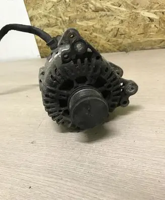 Volkswagen Golf V Generator/alternator 06F903023C