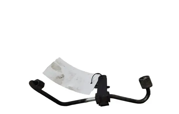 KIA Carens II Fuel injector supply line/pipe 