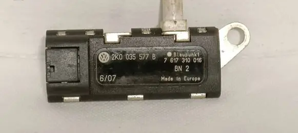 Volkswagen Caddy Aerial antenna amplifier 2K0035577B 7617310016